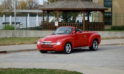 2004 Chevrolet SSR LS