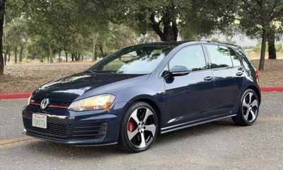 2016 Volkswagen Golf GTI 2 0T Base