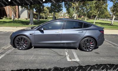 2023 Tesla Model 3 Performance