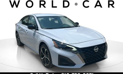 2025 Nissan Altima SR