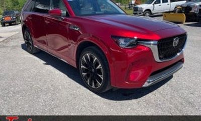 2023 Volvo XC40 Plus Bright