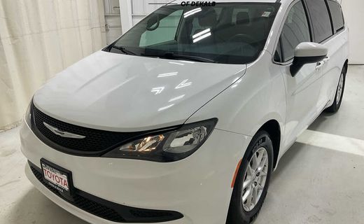 2023 Chrysler Voyager LX