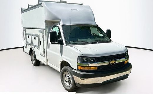 2026 Chevrolet Express 3500 Cutaway 139