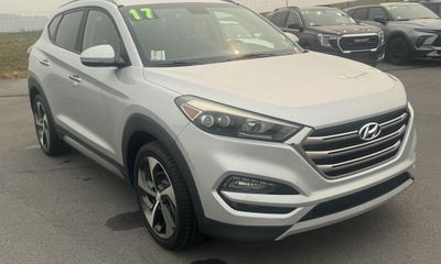 2017 Hyundai Tucson SE Popular Equipment