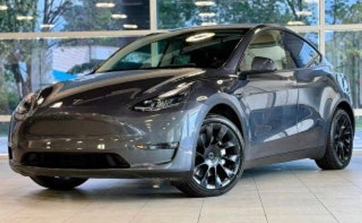 2023 Tesla Model Y Long Range Dual