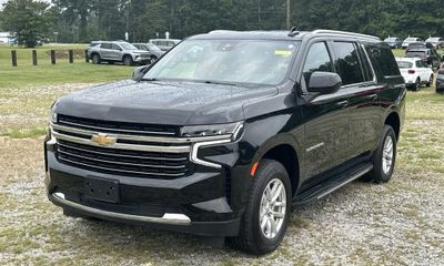 2024 Chevrolet Suburban LT