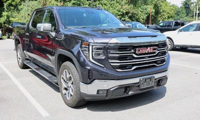 2023 GMC Sierra SLT