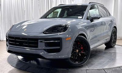 2026 Porsche Cayenne S E Hybrid