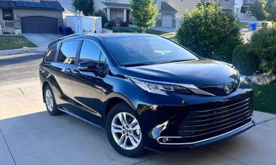 2025 Toyota Sienna Limited