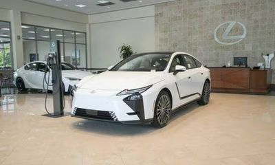 2026 Lexus ES 350E Premium