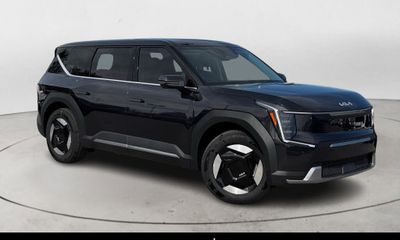 2026 Kia EV9 Light SR