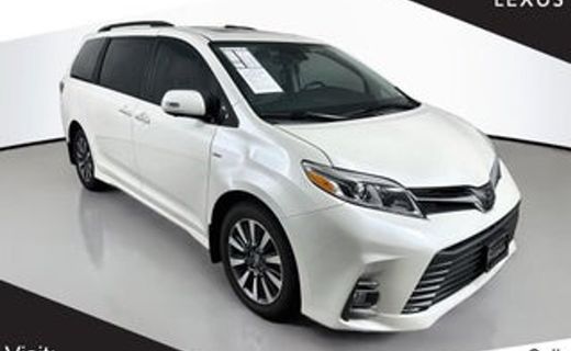 2022 Toyota Sienna XLE
