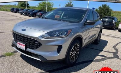 2022 Ford Escape SE Phev