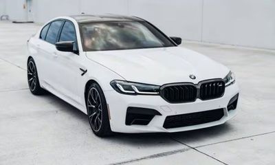 2022 BMW M5
