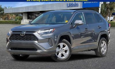 2025 Toyota RAV4 XLE