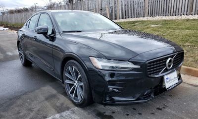 2021 Volvo S60 R Design Momentum