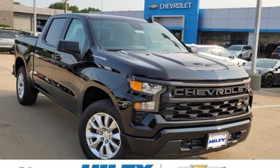 2026 Chevrolet Silverado Custom