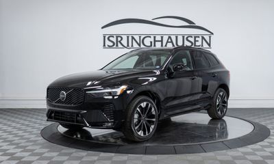 2026 Volvo XC60 Plus Dark