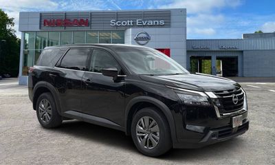 2025 Nissan Pathfinder S