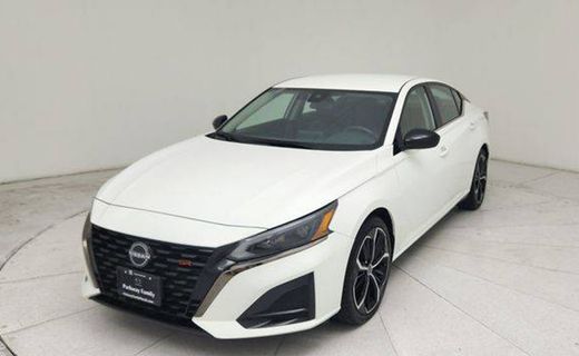 2024 Nissan Altima SR