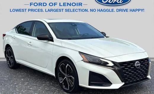 2023 Nissan Altima SR