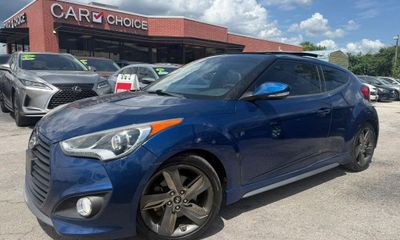 2015 Hyundai Veloster GLS Middle