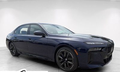 2026 BMW 740i