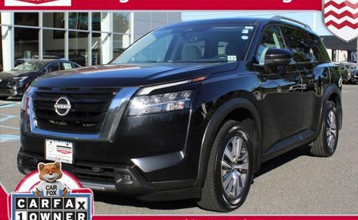 2022 Nissan Pathfinder SL