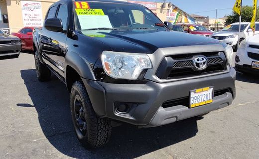 2013 Toyota Tacoma Delux