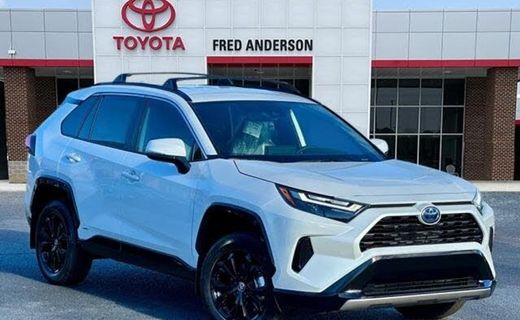 2024 Toyota RAV4 SE