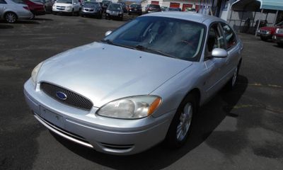 2005 Ford Taurus SE