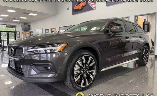 2024 Volvo V60CC Ultimate