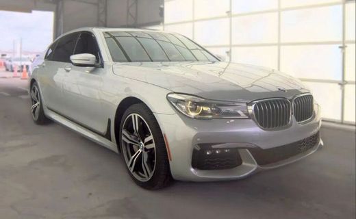 2018 BMW 750i