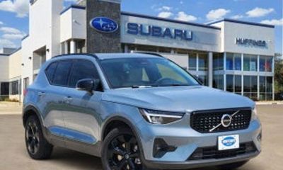 2022 Volvo XC40 Momentum Excl S60