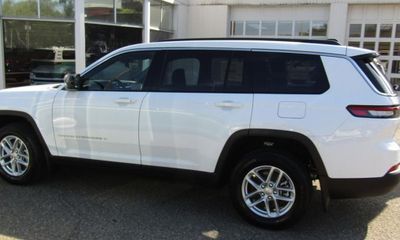 2025 Jeep Grand Cherokee L Laredo Altitude