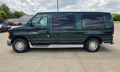 2001 Ford E-150 Base