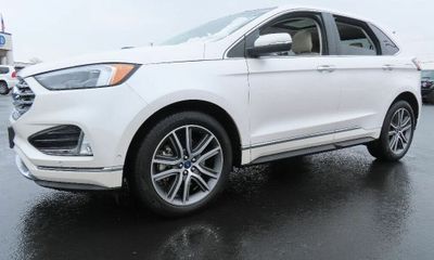 2019 Ford Edge Titanium