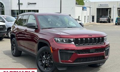 2026 Jeep Grand Cherokee Base Laredo