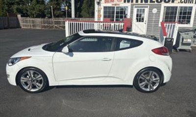 2013 Hyundai Veloster Base BaseStyle Tech