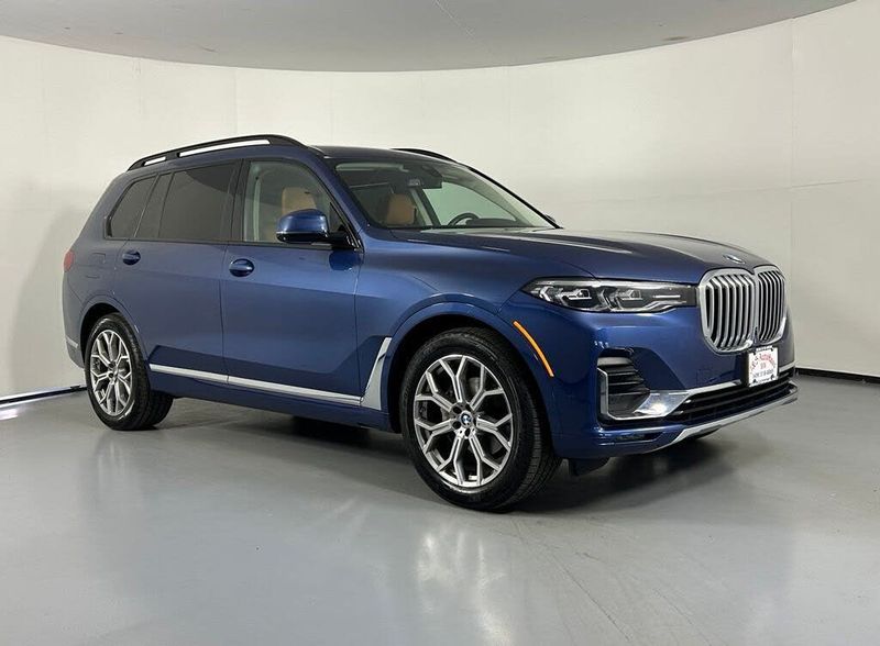 2022 Bmw X7 — a typically priced live listing