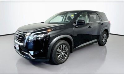 2024 Nissan Pathfinder S