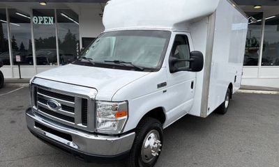 2013 Ford E-Series Chassis E 350