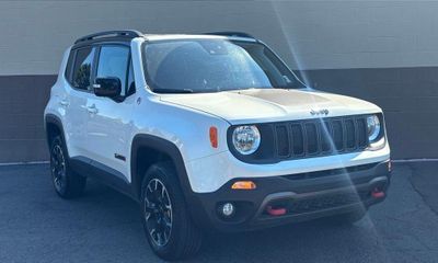 2023 Jeep Renegade Trailhawk