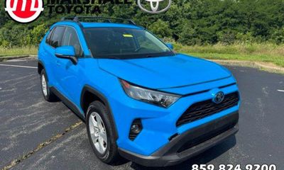 2019 Toyota RAV4 XLE Premium