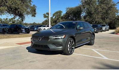 2026 Volvo V60CC Ultra