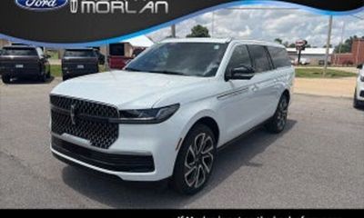 2027 Lincoln Navigator L Reserve