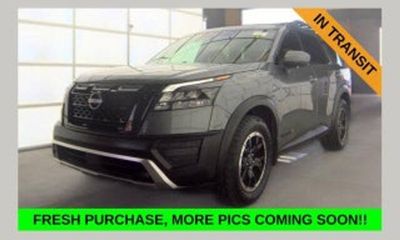 2024 Nissan Pathfinder SV