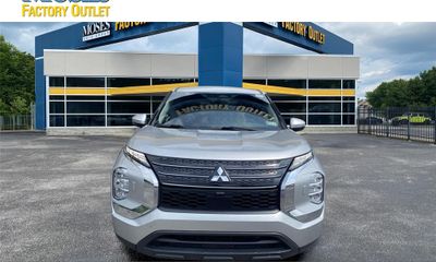 2022 Mitsubishi Outlander ES