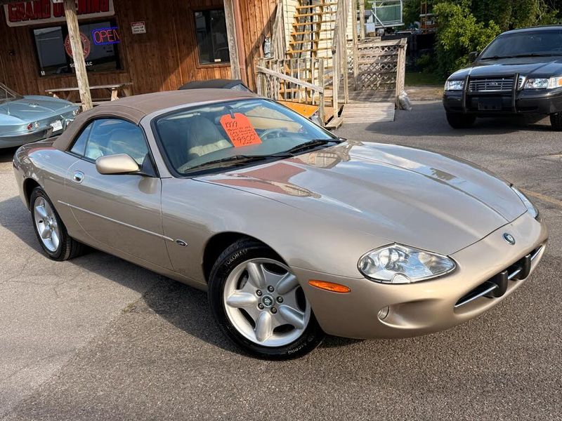 1999 Jaguar XK8 — a typically priced live listing