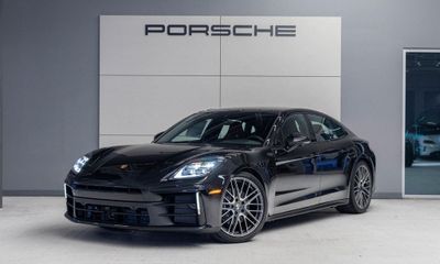 2026 Porsche Panamera 4